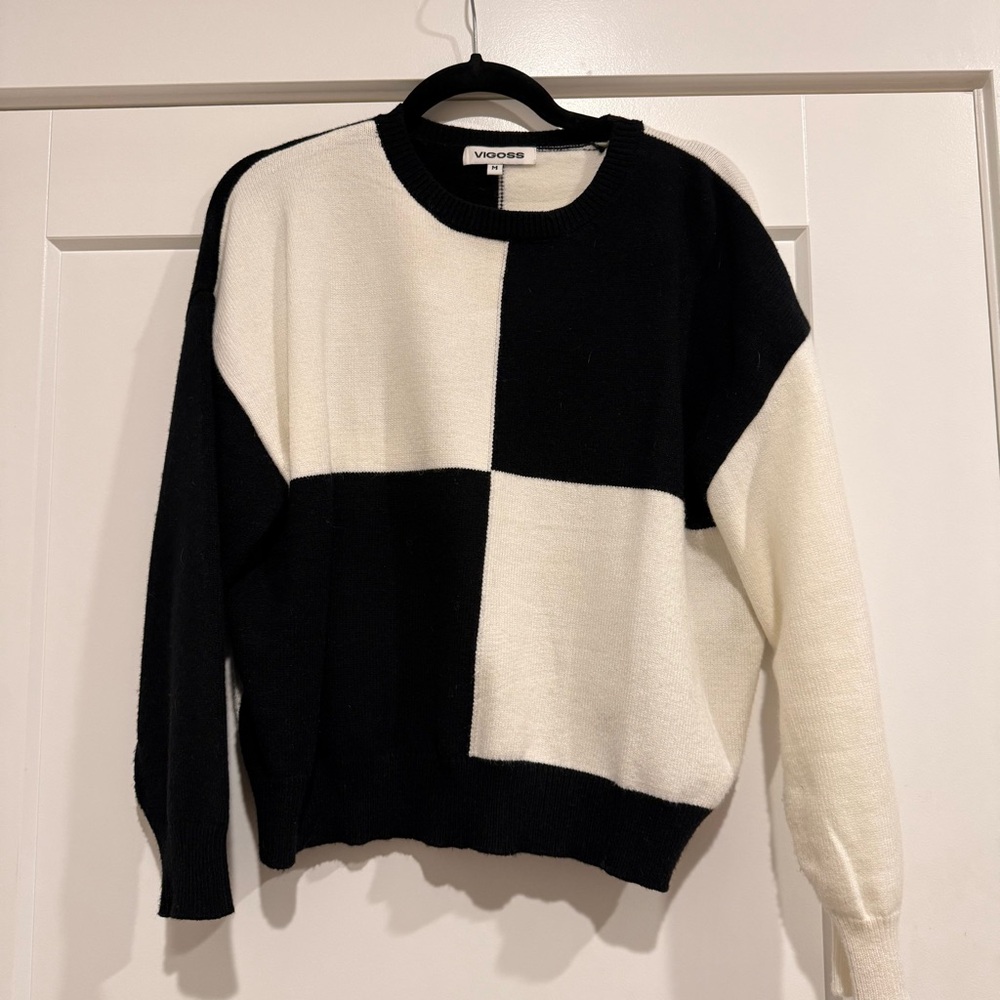 VIGOSS Black & White Oversized Color-Block Checker Sweater - Size M